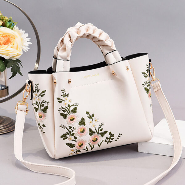 White hand bag for ladies